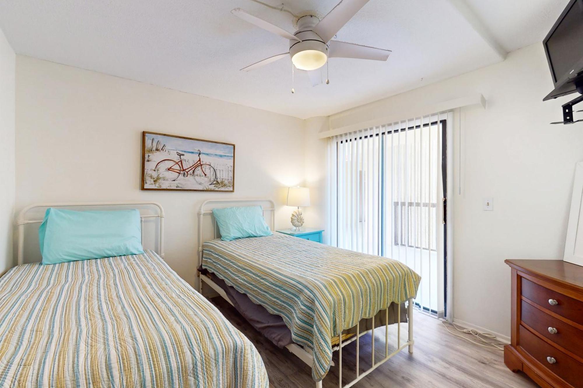 Ocean Breeze & Santa Maria Condos Fort Myers Beach Room photo